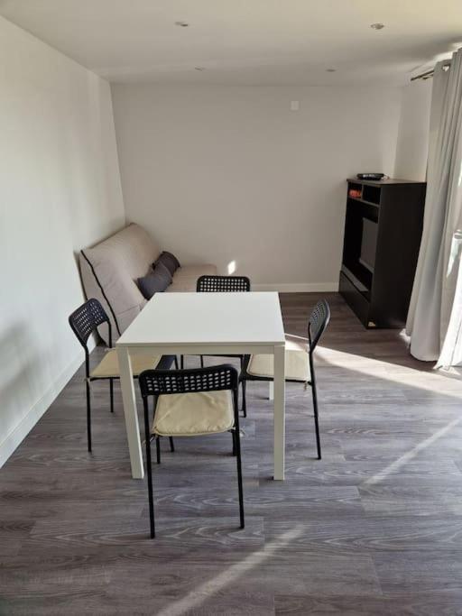 Appartement 2 Pieces Renove Avec Acces Piscine ペメナード エクステリア 写真